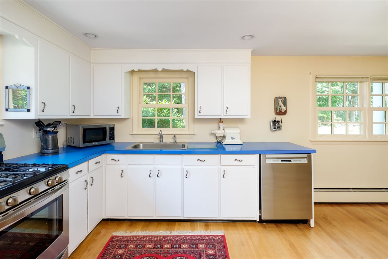 97 Mill Road North Hampton, NH 03862 - Photo 11 of 37