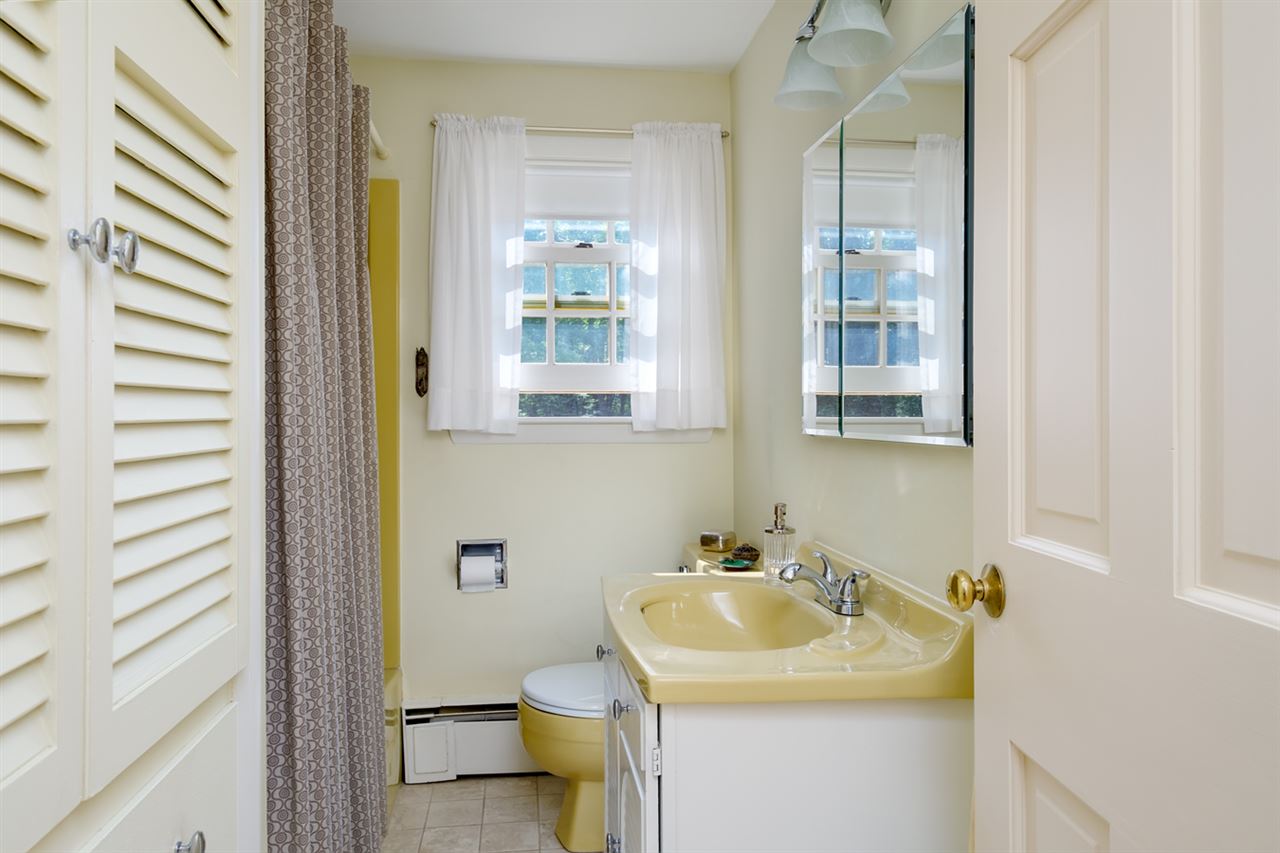 97 Mill Road North Hampton, NH 03862 - Photo 21 of 37