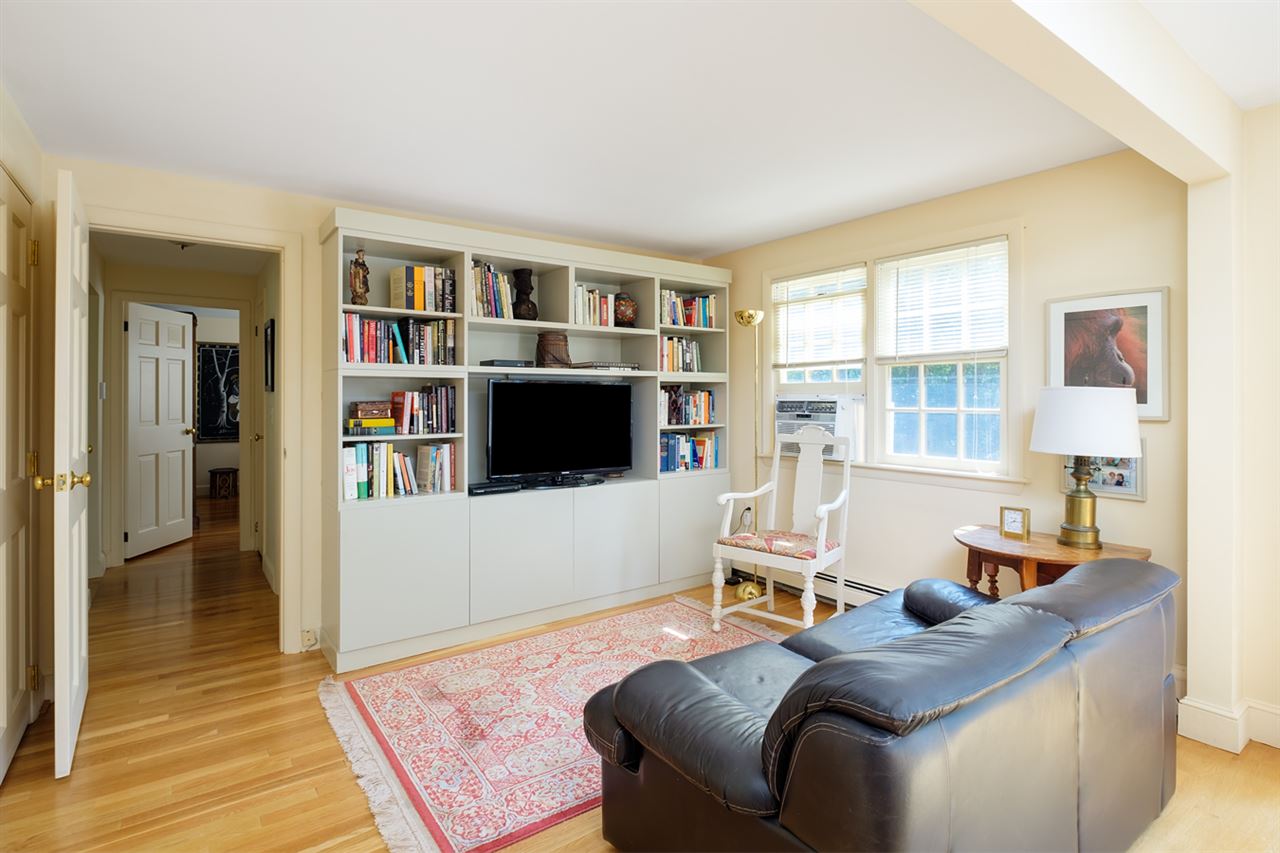 97 Mill Road North Hampton, NH 03862 - Photo 7 of 37