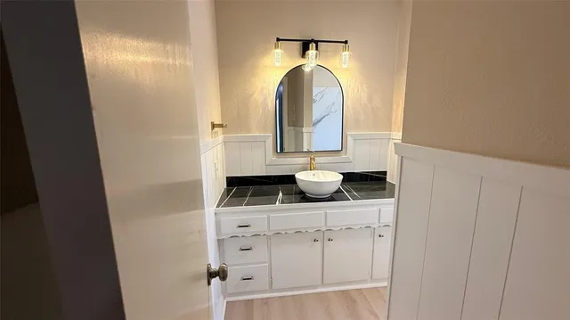 a view of living room with washer and dryer