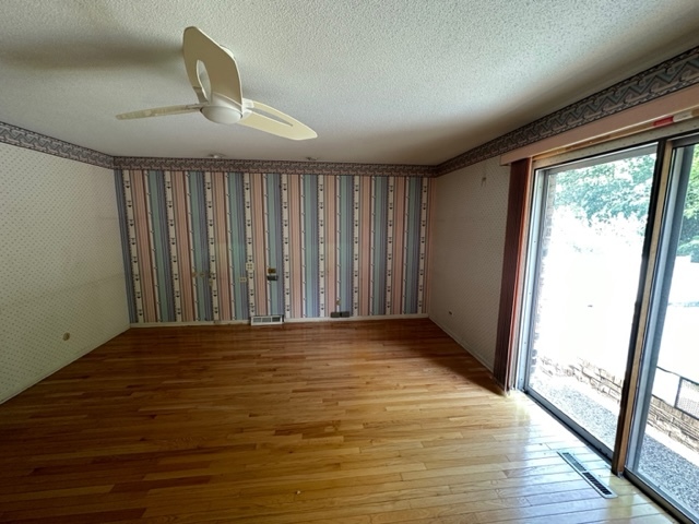 2647 Salceda Drive Northbrook, IL 60062 - Photo 15 of 19 a view of wooden floor and windows in a room