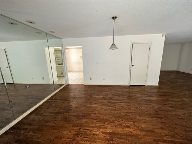 2647 Salceda Drive Northbrook, IL 60062 - Photo 9 of 19 a view of a room with an empty space