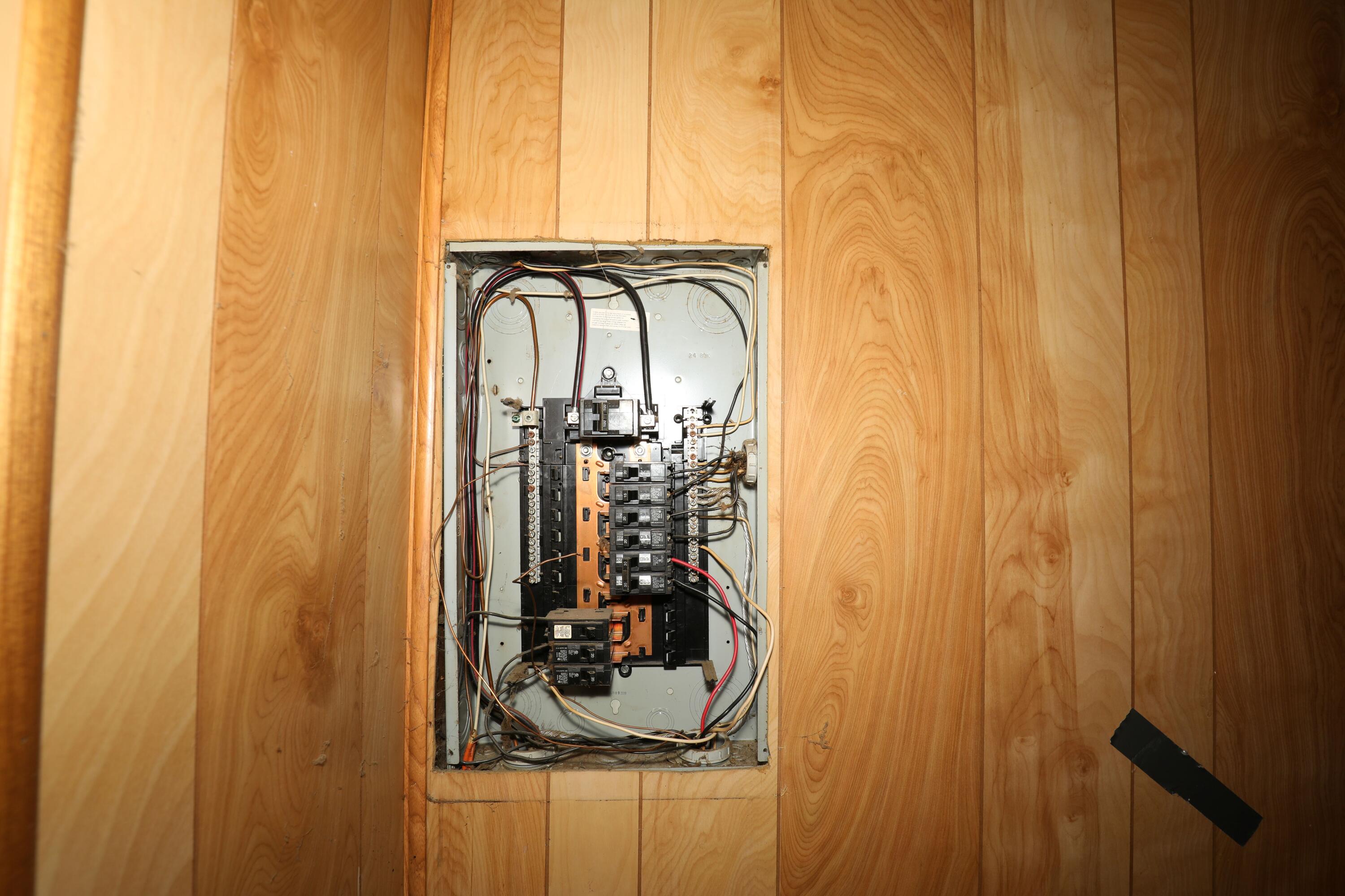 1615 West 1st Street Marion, IN 46952 - Photo 12 of 42 a close view of a utility room