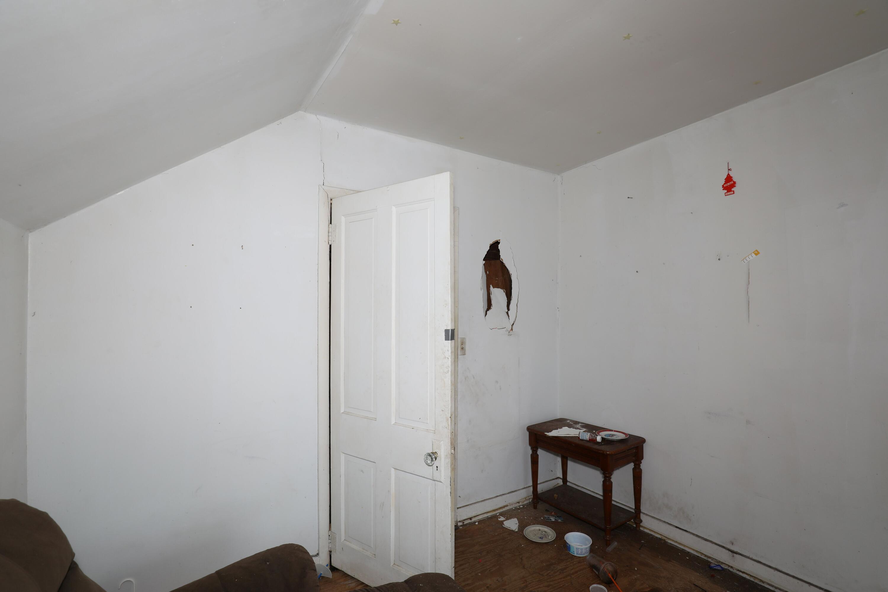 1615 West 1st Street Marion, IN 46952 - Photo 32 of 42 a view of room with a workspace