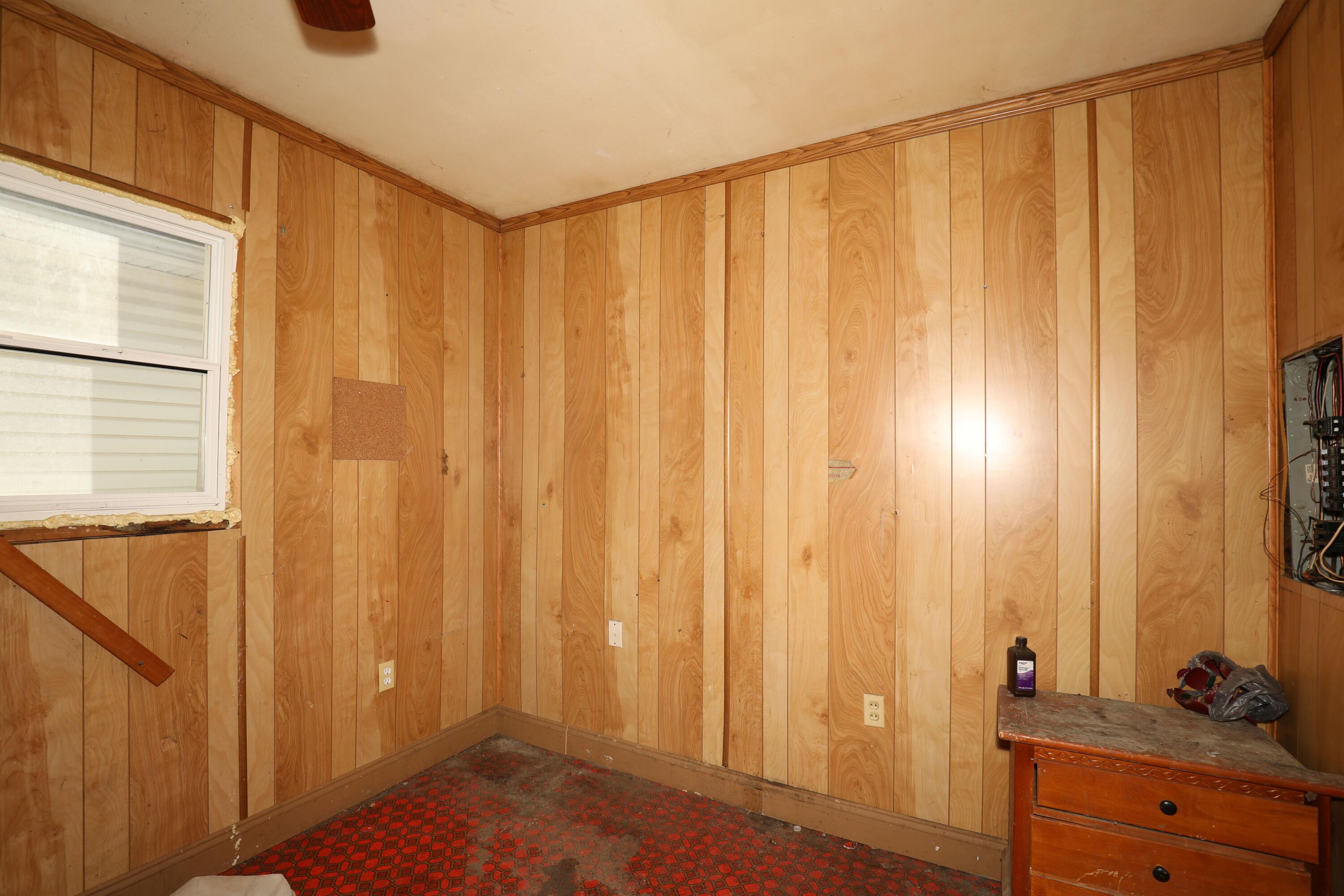 1615 West 1st Street Marion, IN 46952 - Photo 8 of 42 a view of a closet area