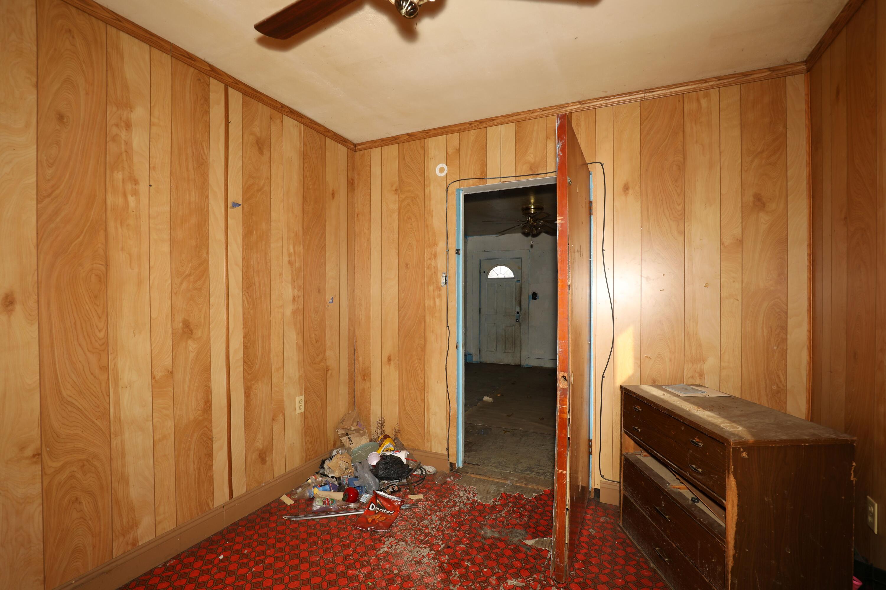 1615 West 1st Street Marion, IN 46952 - Photo 9 of 42 a view of walk in closet
