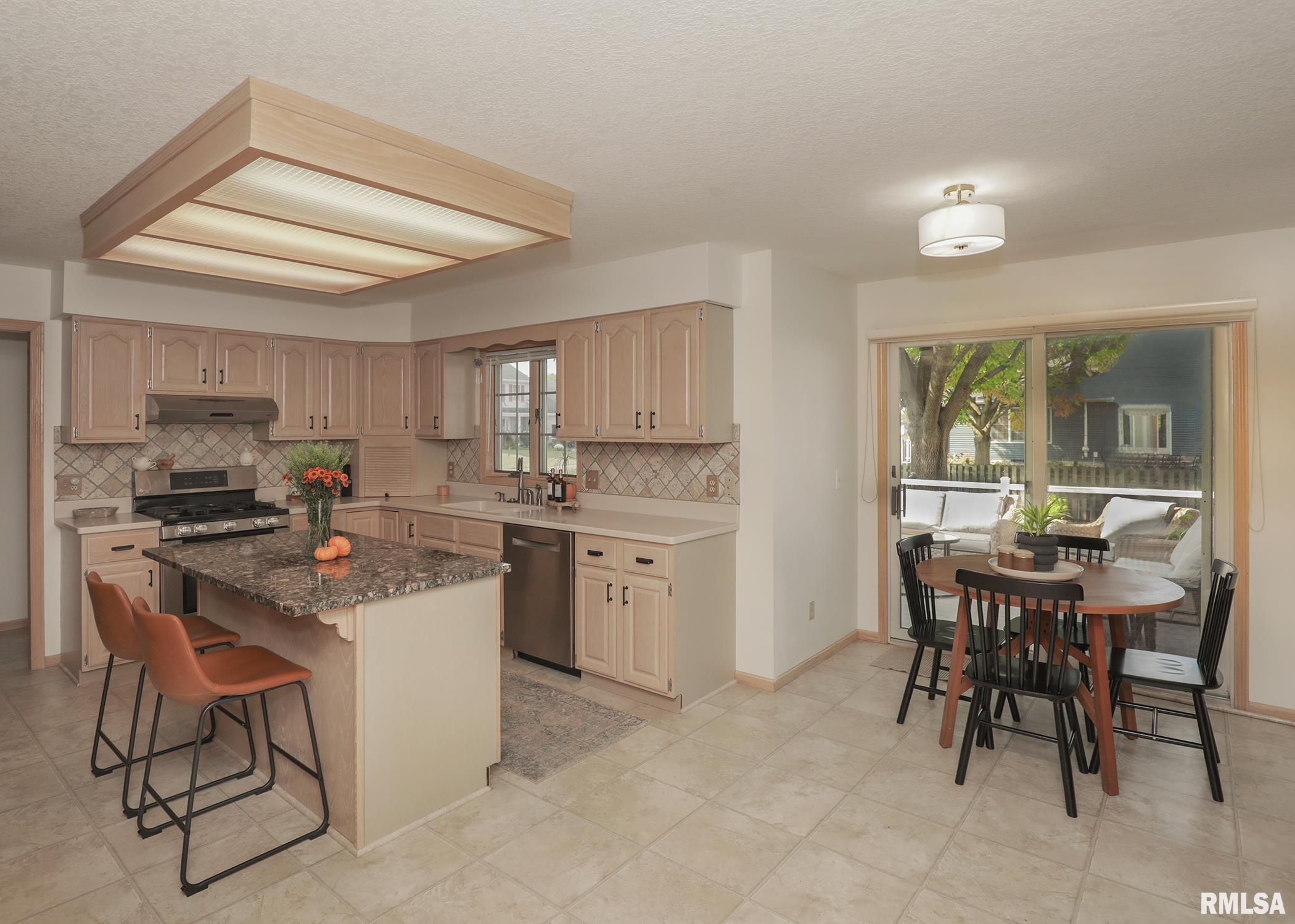 4906 Fox Ridge Road Bettendorf, IA 52722 - Photo 13 of 37 Gallery Image 13