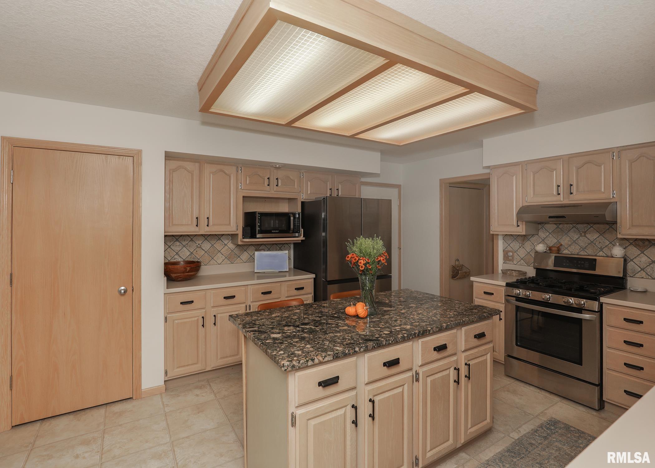 4906 Fox Ridge Road Bettendorf, IA 52722 - Photo 15 of 37 Gallery Image 15