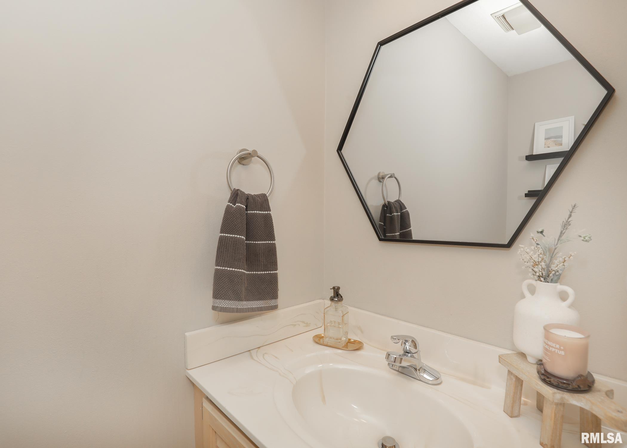 4906 Fox Ridge Road Bettendorf, IA 52722 - Photo 25 of 37 Gallery Image 25