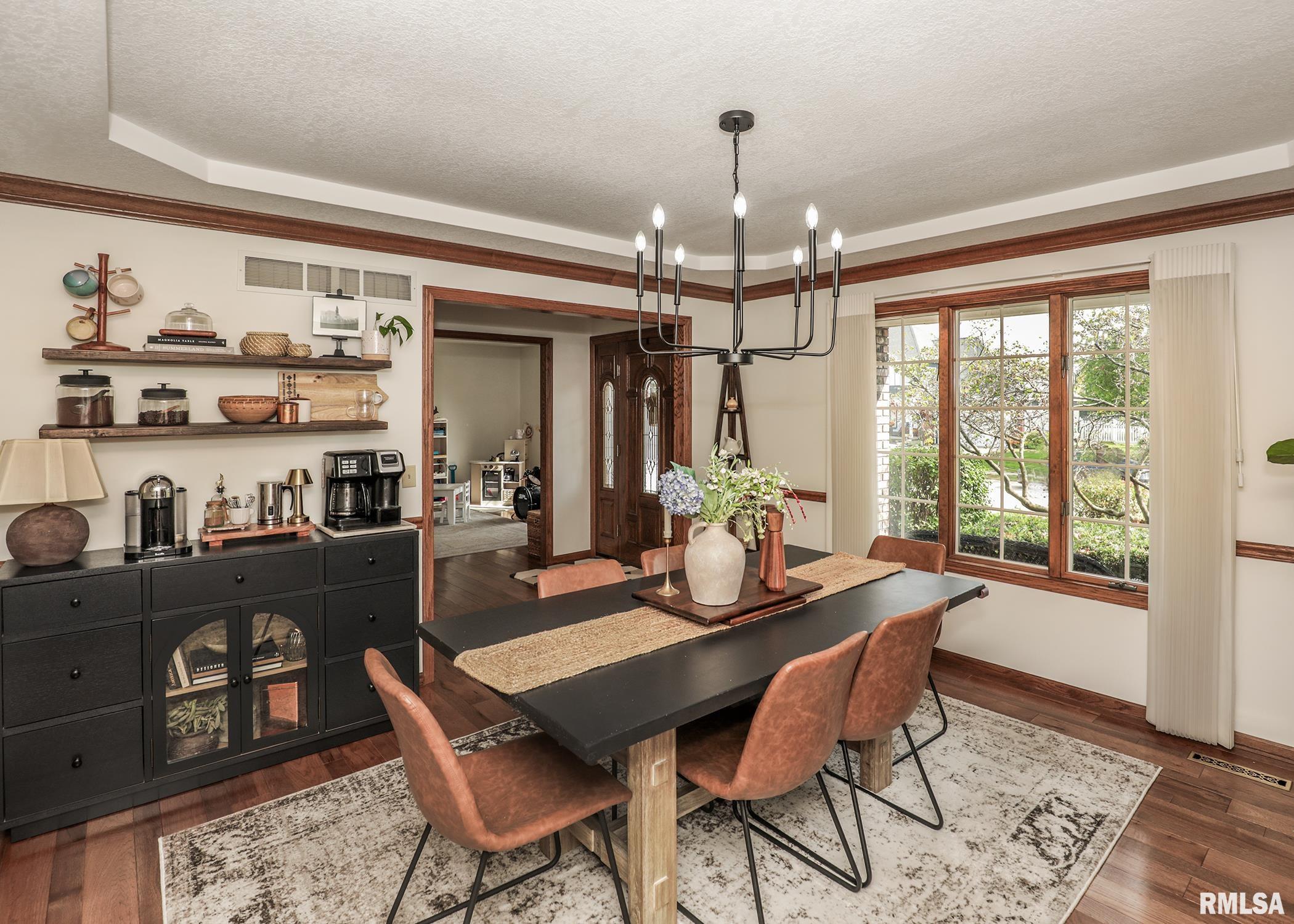 4906 Fox Ridge Road Bettendorf, IA 52722 - Photo 7 of 37 Gallery Image 7