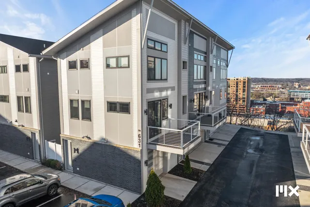 $449,900 | 631 Fairview Avenue Northeast, Unit 2, Grand Rapids, MI 49503