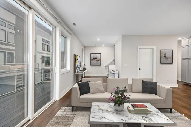 $449,900 | 631 Fairview Avenue Northeast, Unit 2, Grand Rapids, MI 49503