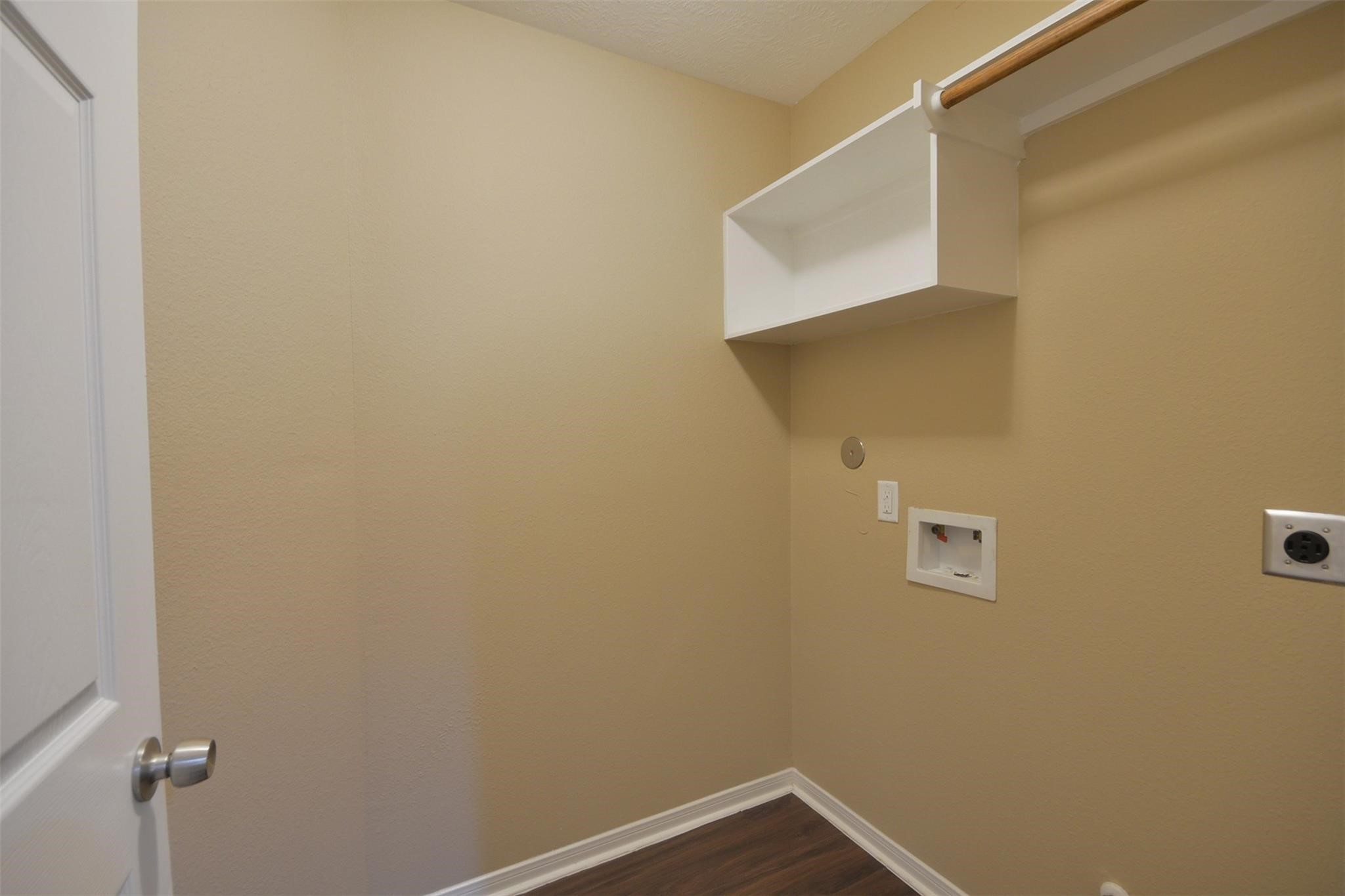 106 Eddy Street, Unit B Humble, TX 77338 - Photo 14 of 22 a view of small space