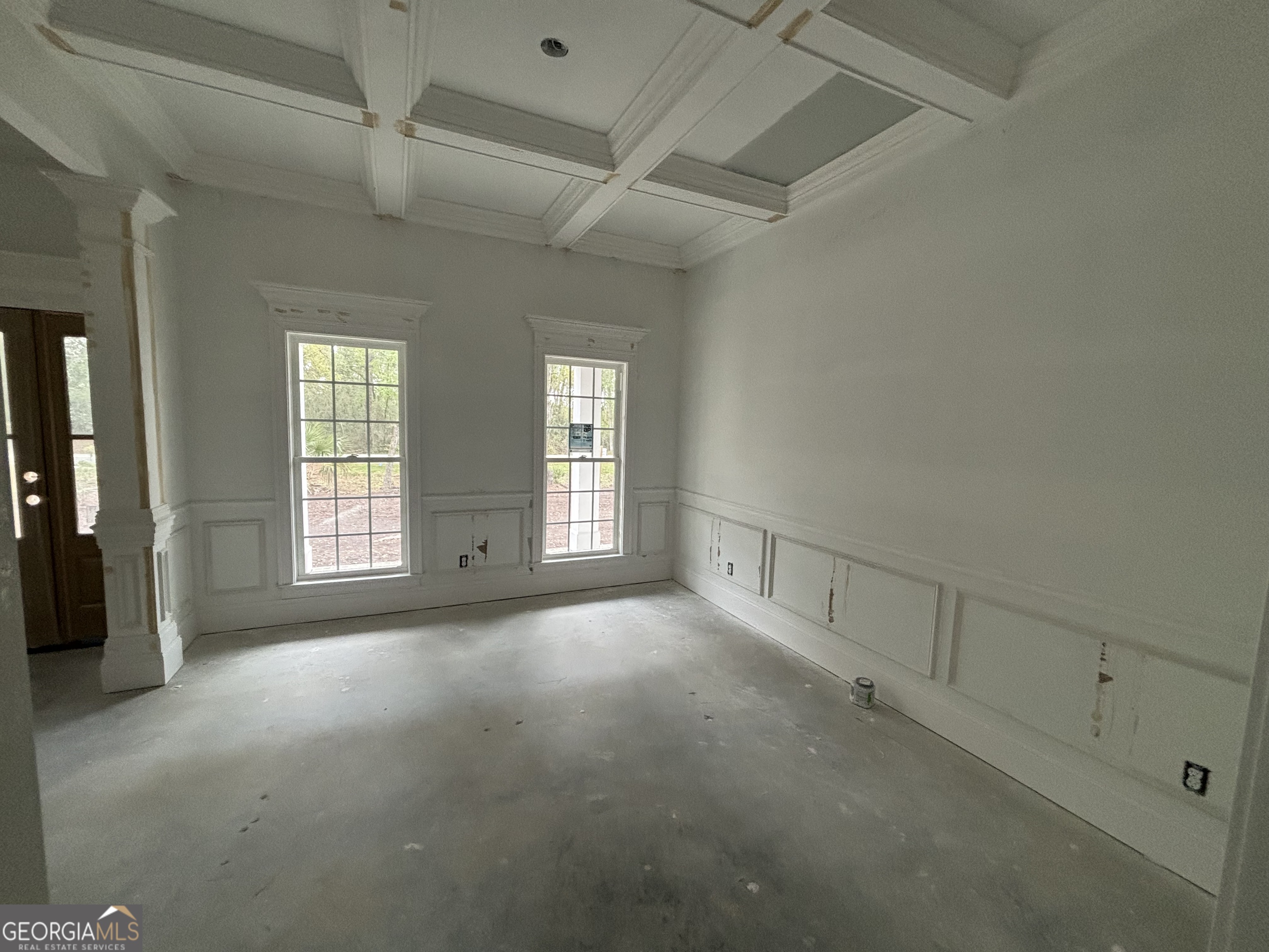 119 Hampton Point Drive St. Simons Island, GA 31522 - Photo 30 of 37 an empty room with windows