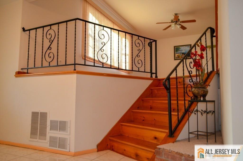 8 Sherwood Road Edison, NJ 08820 - Photo 7 of 20