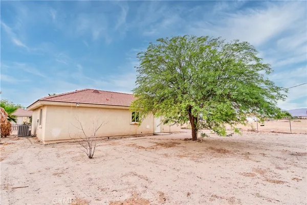 $2,000 | 1286 Arctic Avenue, Thermal, CA 92274