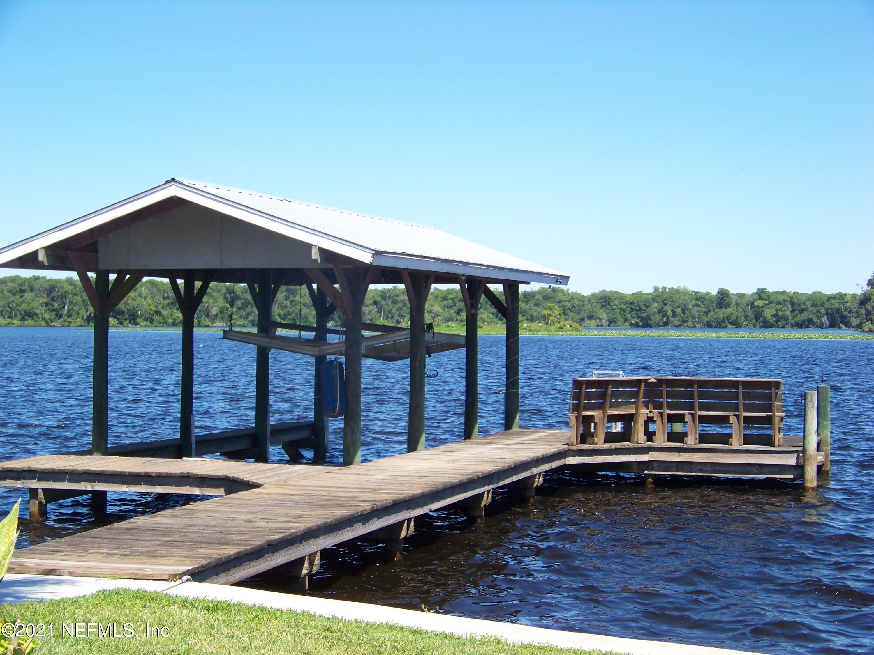 146 Floridian Club Road Welaka, FL 32193 - Photo 4 of 37 100_5705