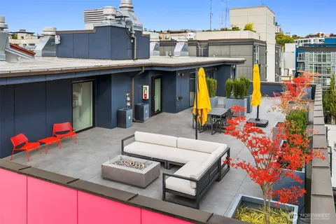 $445,000 | 1111 East Pike Street, Unit 403, Seattle, WA 98122