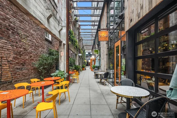 $445,000 | 1111 East Pike Street, Unit 403, Seattle, WA 98122