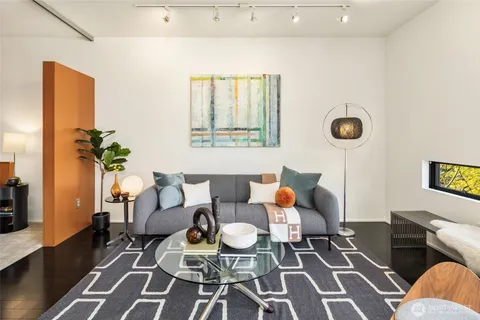$425,000 | 1111 East Pike Street, Unit 403, Seattle, WA 98122
