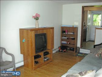 25 Lanfair Road Cheltenham, PA 19012 - Photo 5 of 6 Family Room