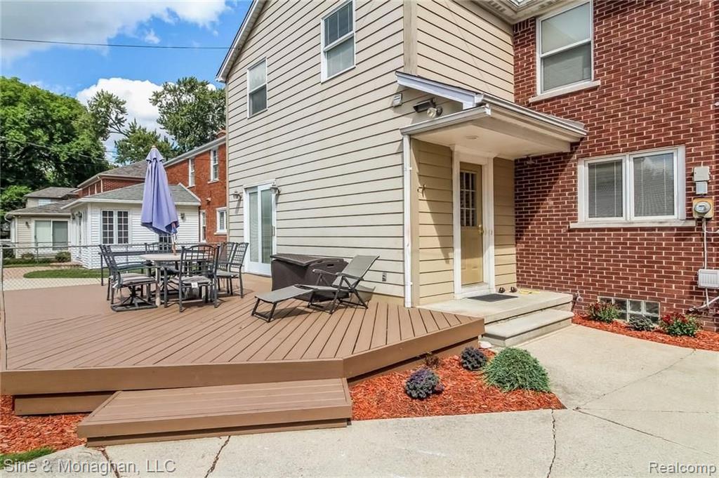 1605 Prestwick Road Grosse Pointe Woods, MI 48236 - Photo 37 of 46