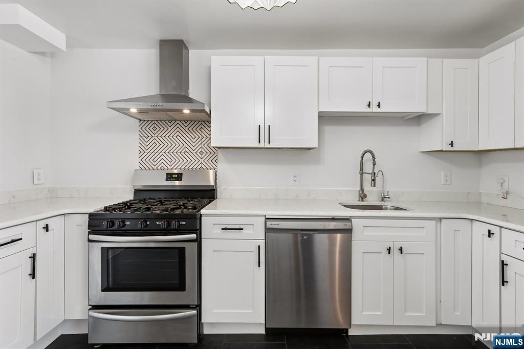 63 Garrison Street Newark, NJ 07105 - Photo 17 of 40
