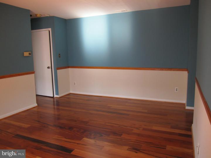220-11 Echelon Road Voorhees, NJ 08043 - Photo 3 of 12 Living Room