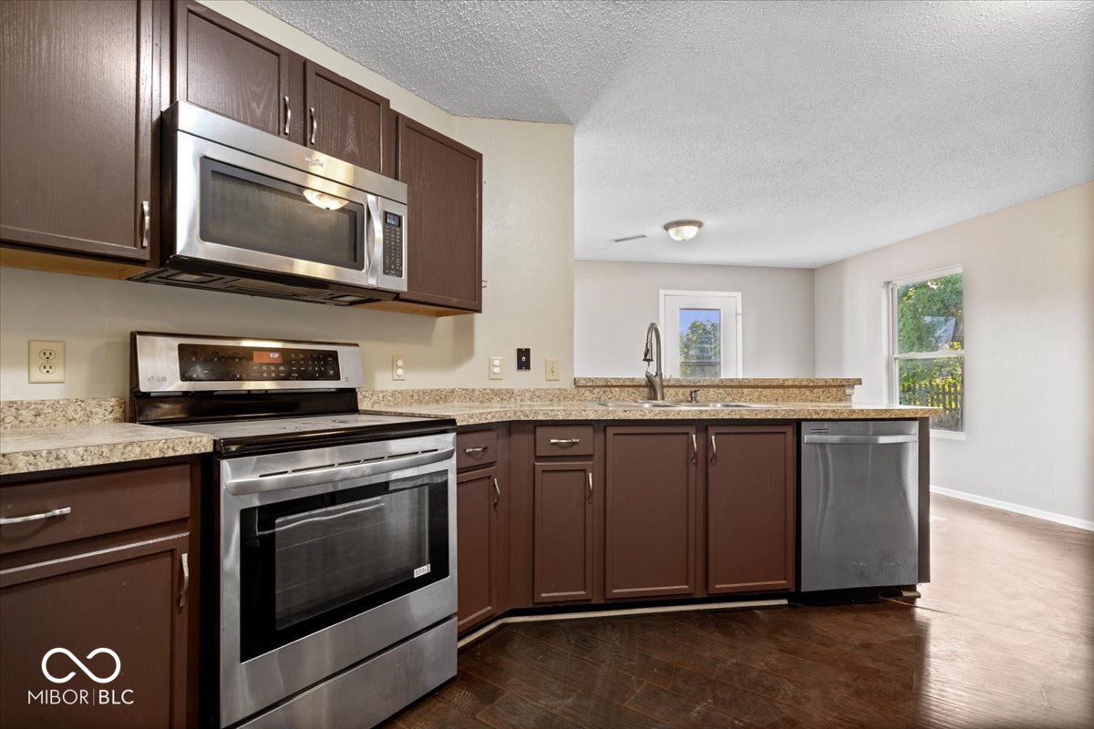 511 Tomahawk Street Sheridan, IN 46069 - Photo 6 of 21