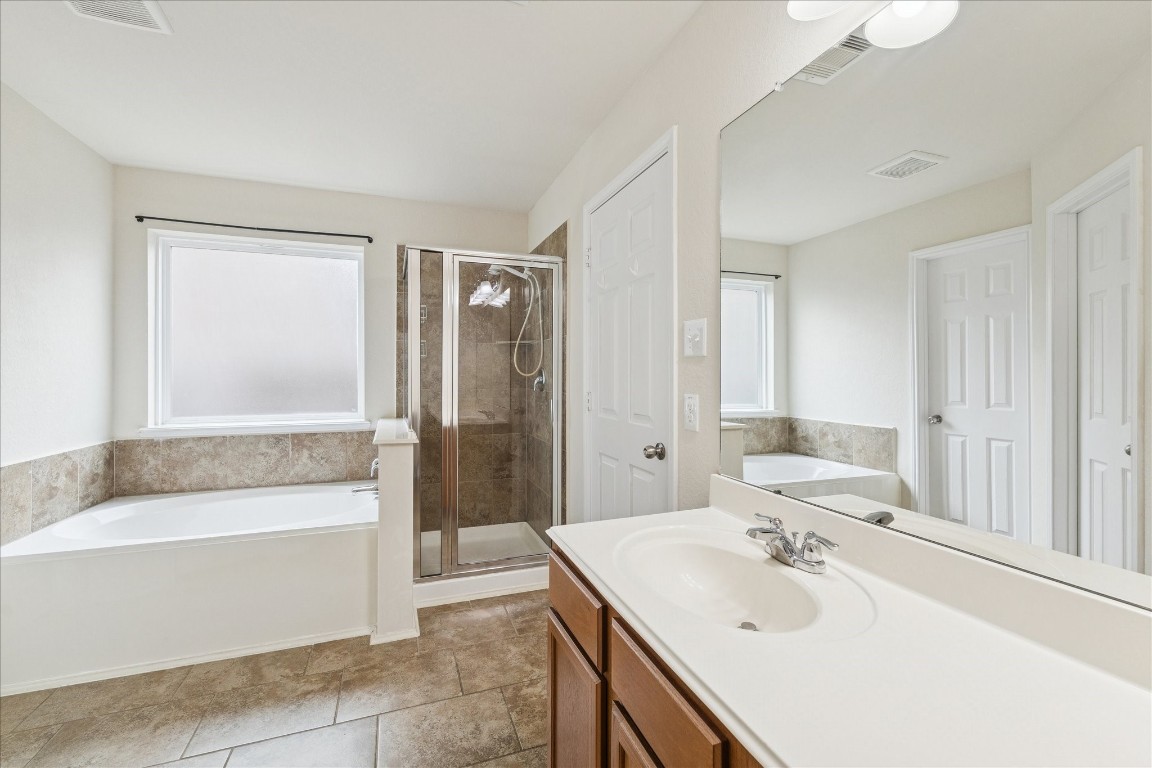 8211 Pastel Dawn Trace Houston, TX 77049 - Photo 13 of 20