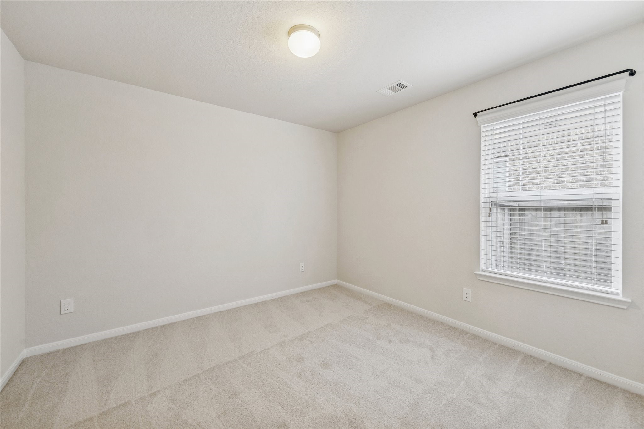 8211 Pastel Dawn Trace Houston, TX 77049 - Photo 15 of 20