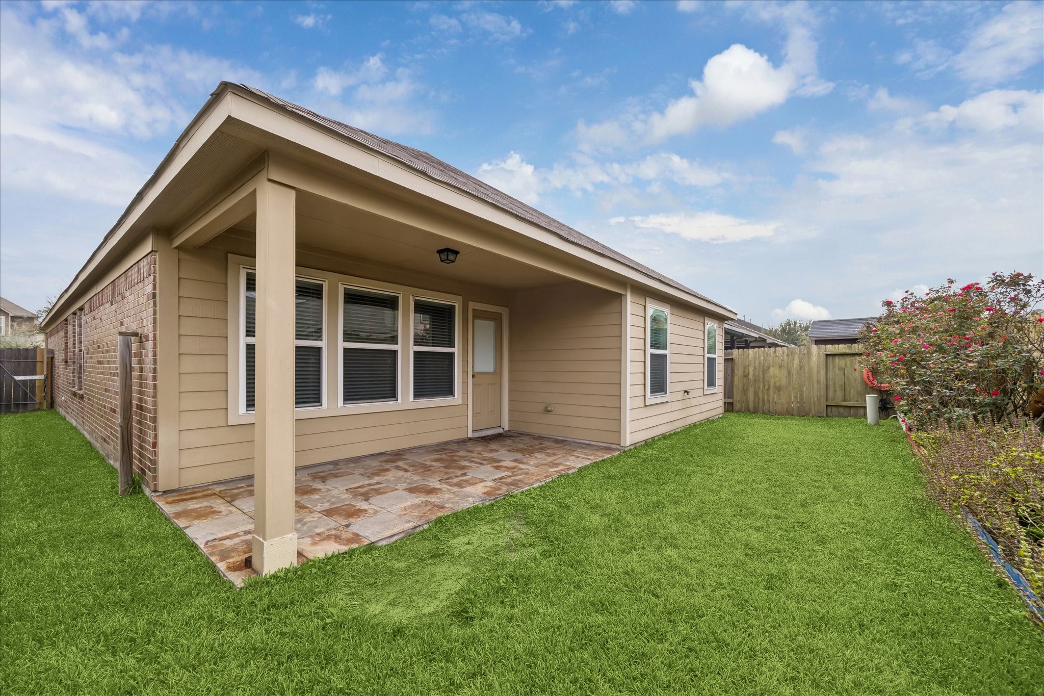 8211 Pastel Dawn Trace Houston, TX 77049 - Photo 19 of 20