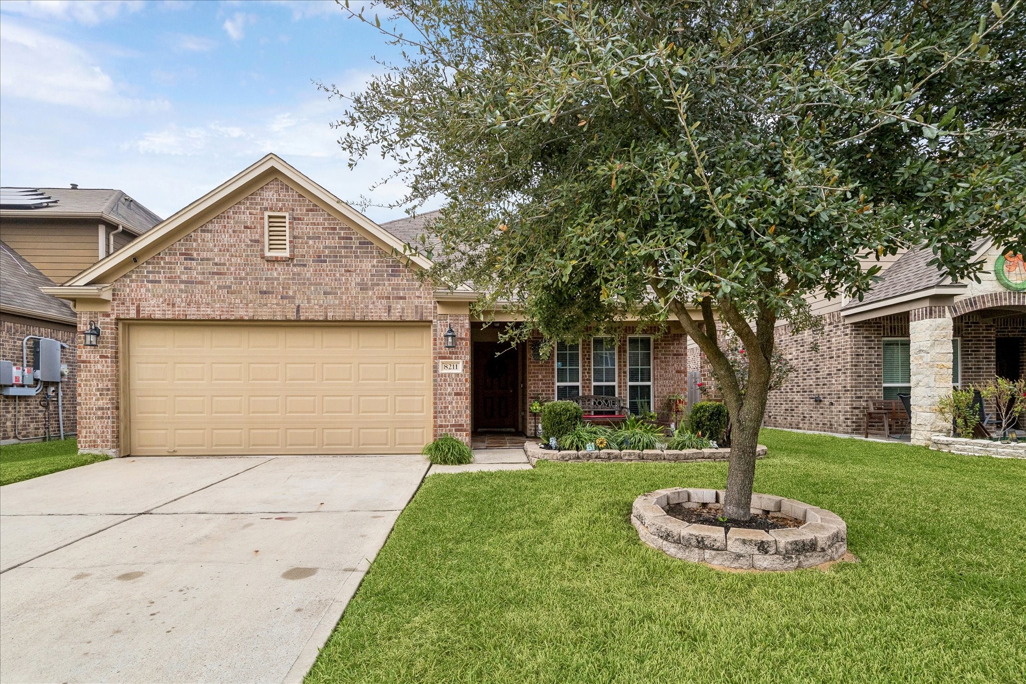 8211 Pastel Dawn Trace Houston, TX 77049 - Photo 2 of 20