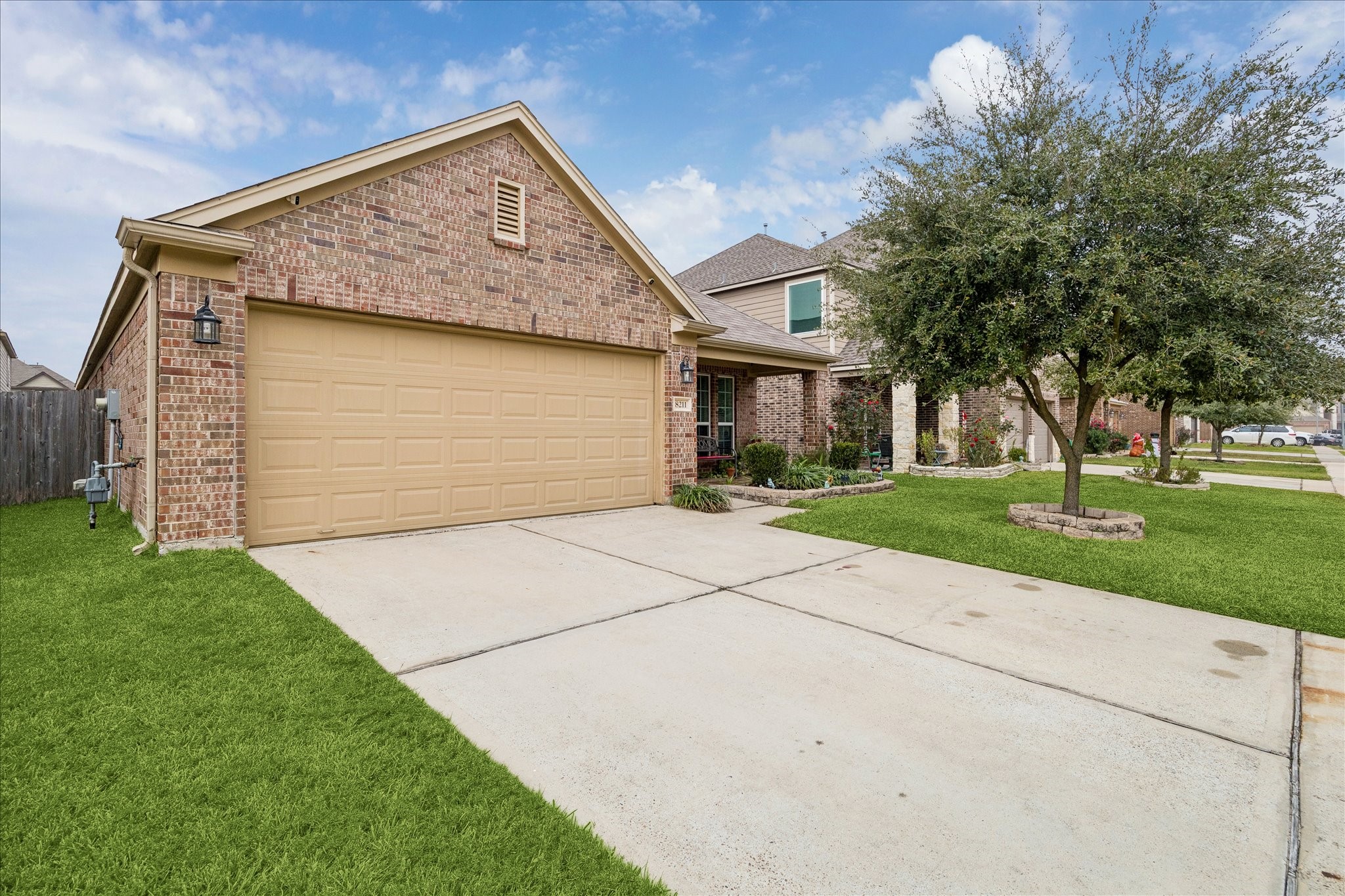 8211 Pastel Dawn Trace Houston, TX 77049 - Photo 3 of 20