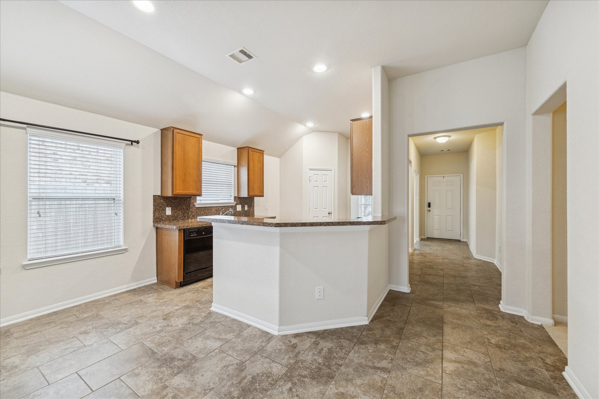8211 Pastel Dawn Trace Houston, TX 77049 - Photo 8 of 20