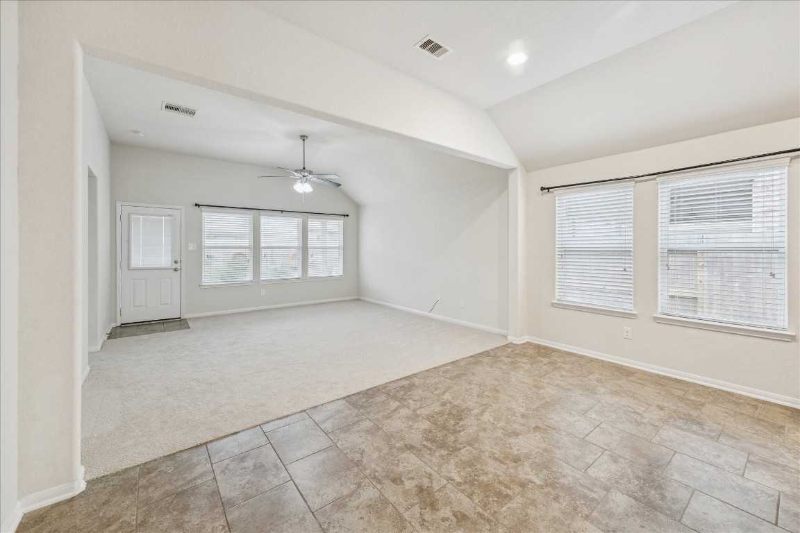8211 Pastel Dawn Trace Houston, TX 77049 - Photo 9 of 20