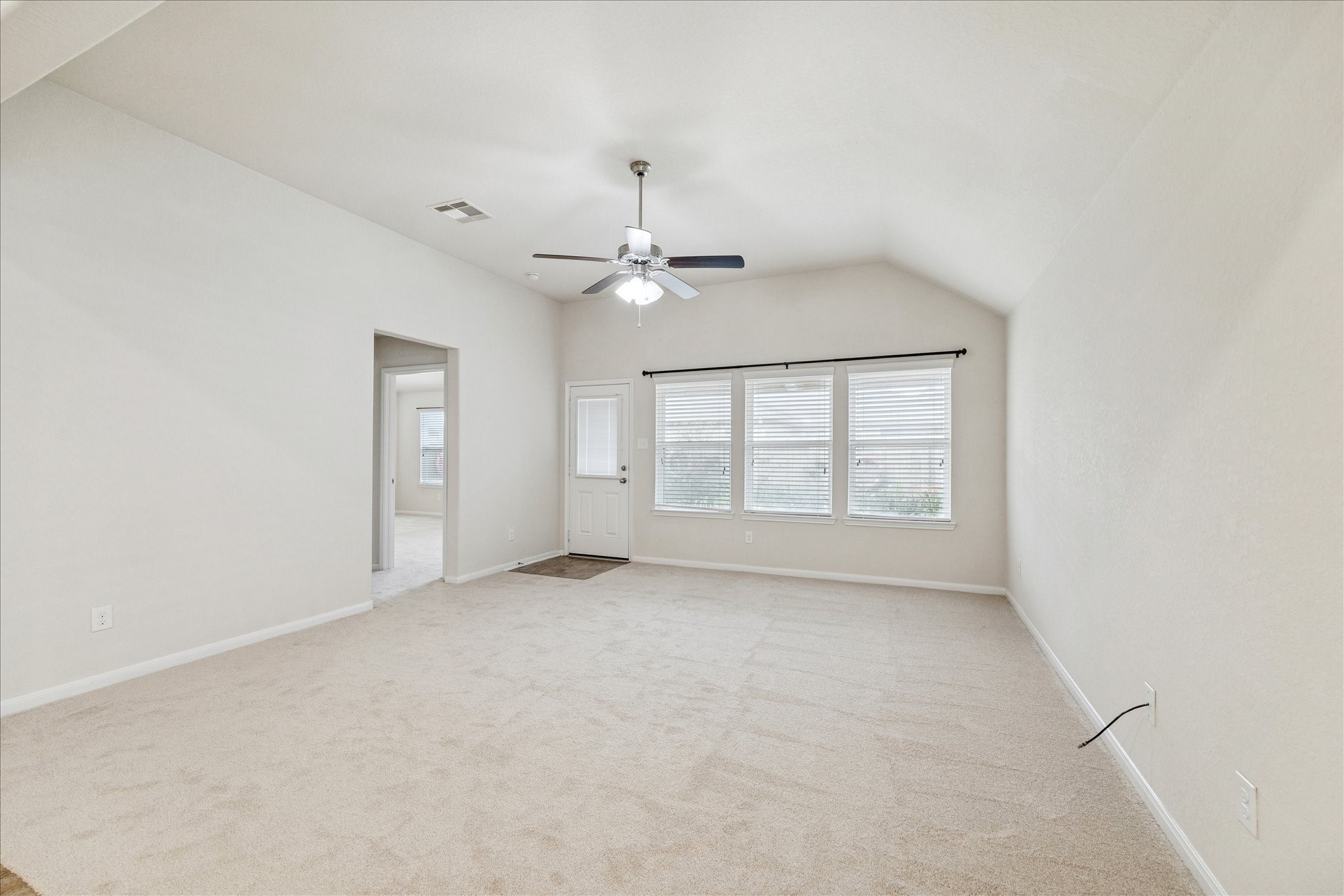 8211 Pastel Dawn Trace Houston, TX 77049 - Photo 10 of 20