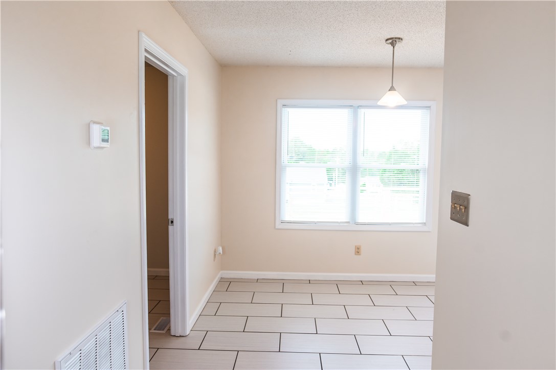 204 Dalton Hill Road Easley, SC 29640 - Photo 19 of 33 DINING AREA