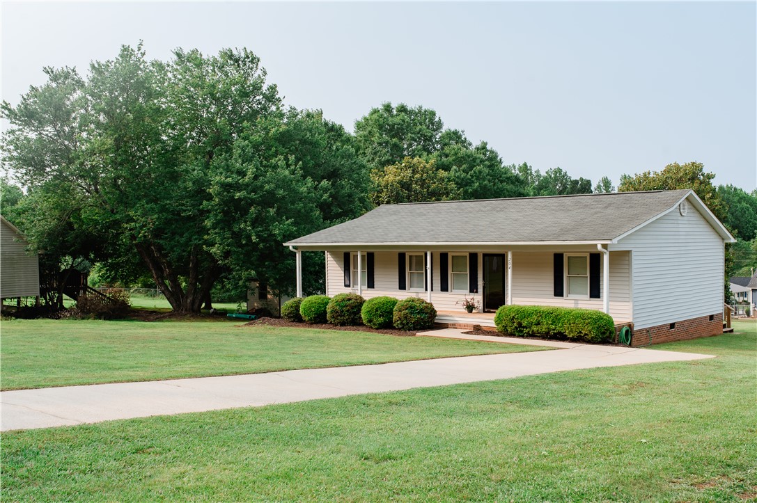 204 Dalton Hill Road Easley, SC 29640 - Photo 2 of 33 FRONT
