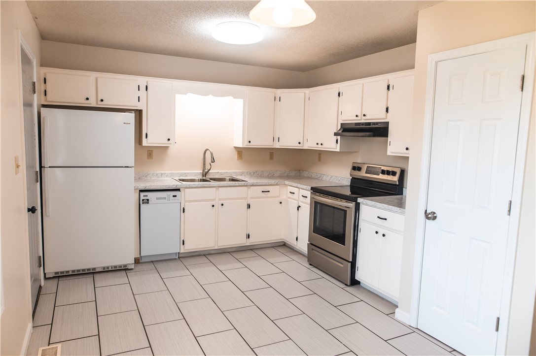 204 Dalton Hill Road Easley, SC 29640 - Photo 23 of 33 KITCHEN