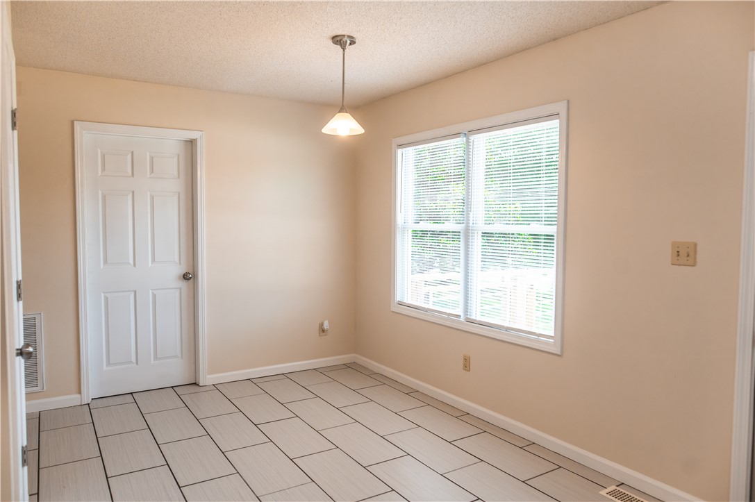 204 Dalton Hill Road Easley, SC 29640 - Photo 26 of 33 DINING AREA