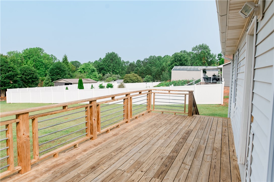 204 Dalton Hill Road Easley, SC 29640 - Photo 30 of 33 BACK DECK