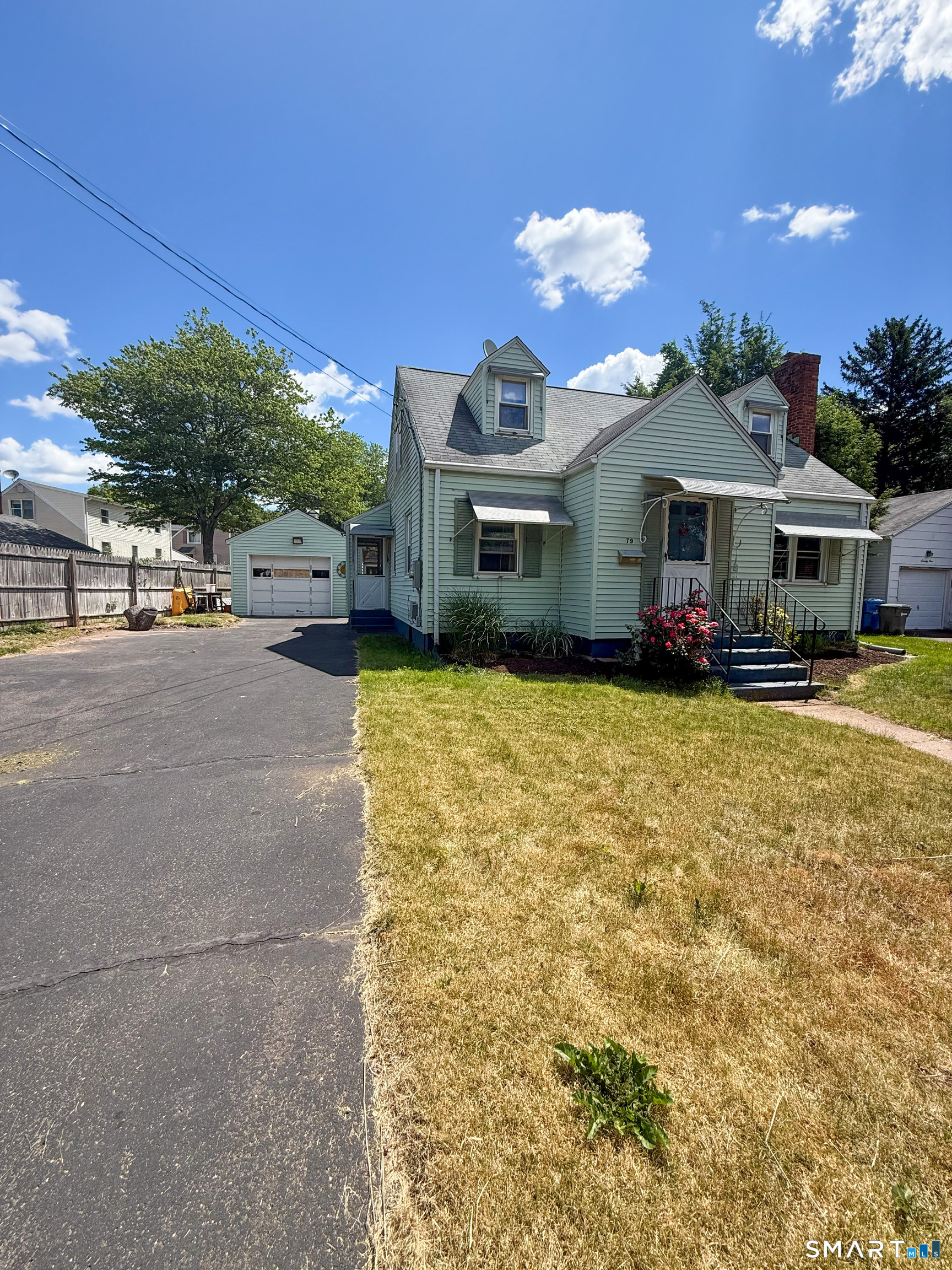79 Adams Street South Manchester, CT 06040 - Photo 3 of 19