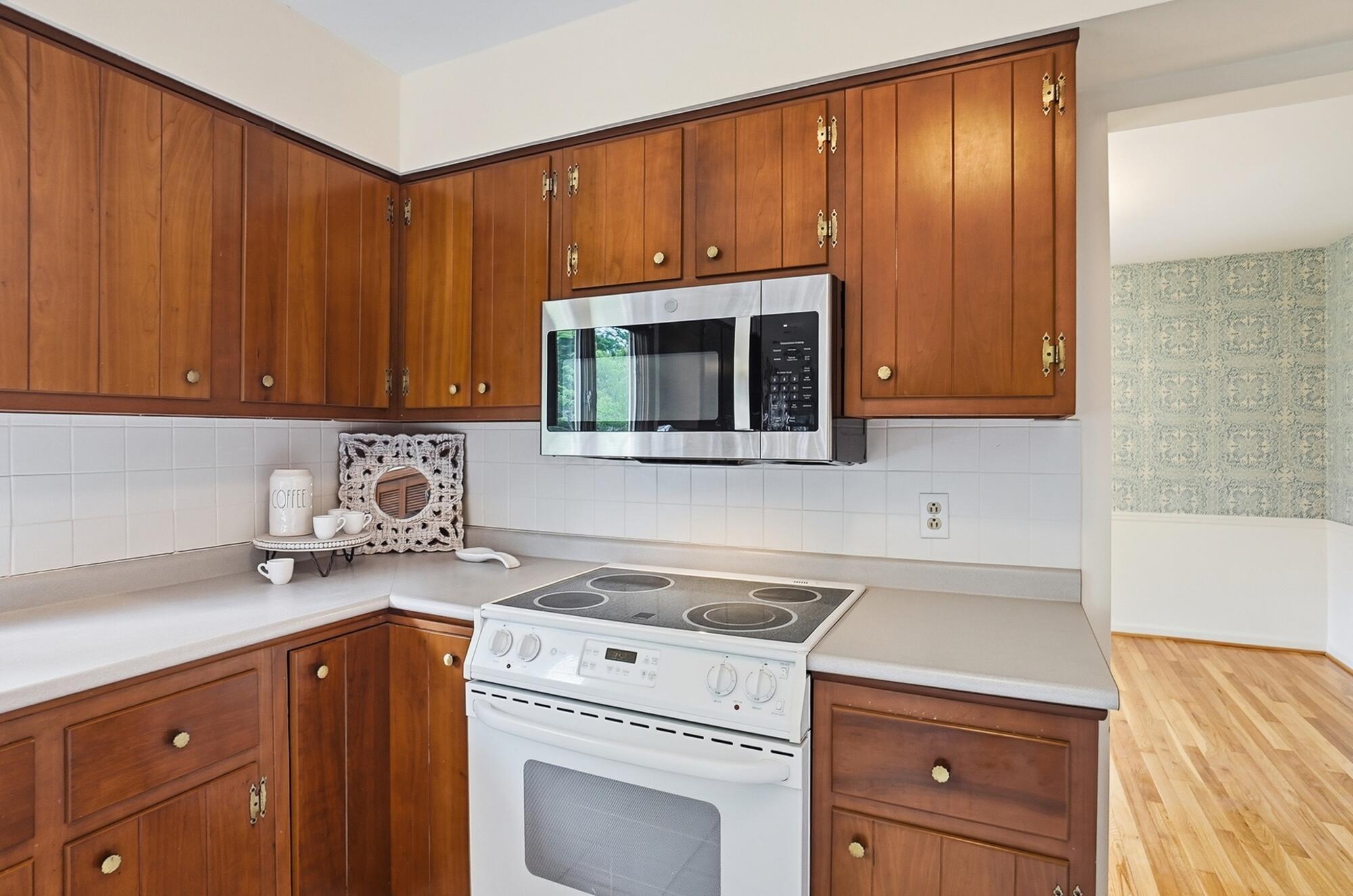 6011 Sedgwick Road Columbus, OH 43235 - Photo 13 of 52 021