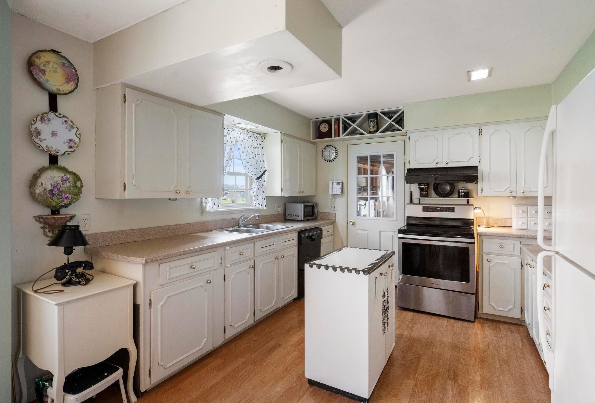 10591 Moonlight Bay Road Cheboygan, MI 49721 - Photo 5 of 33 Gallery Image 5