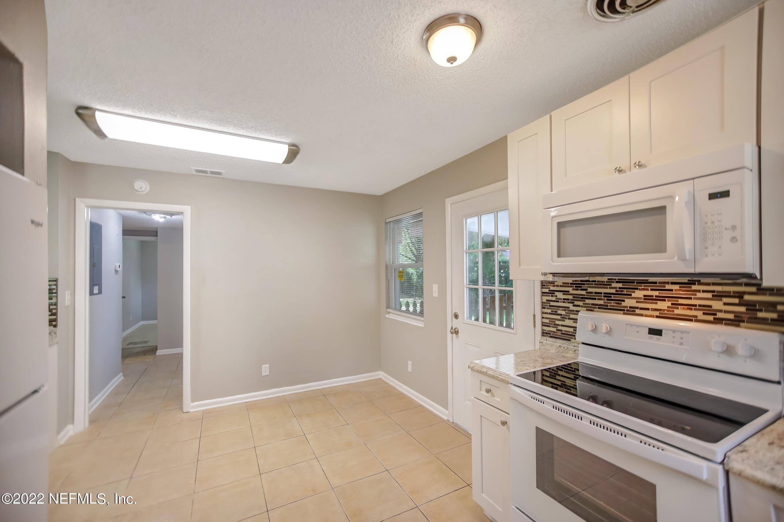 1825 Fouraker Road Jacksonville, FL 32221 - Photo 7 of 25 5J4A5370_1_2