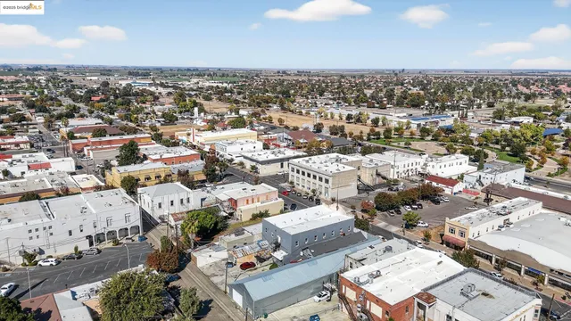 a view of lobby with an outdoor space