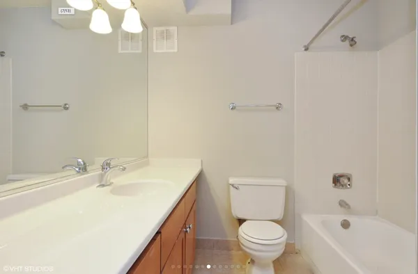 $2,500 | 30 East Huron Street, Unit 2408, Chicago, IL 60611