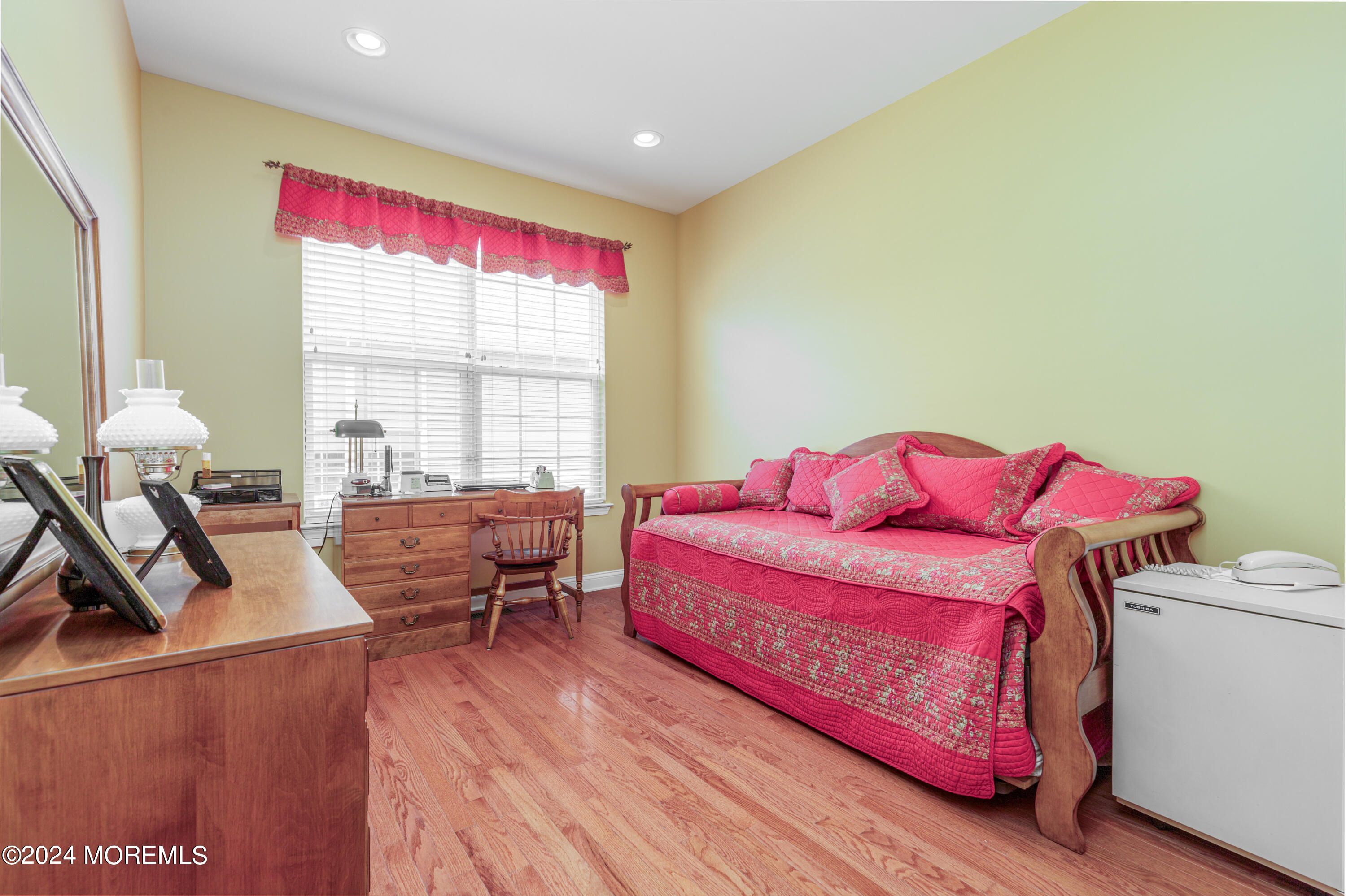 9 Exton Way Jackson, NJ 08527 - Photo 23 of 35 Bedroom