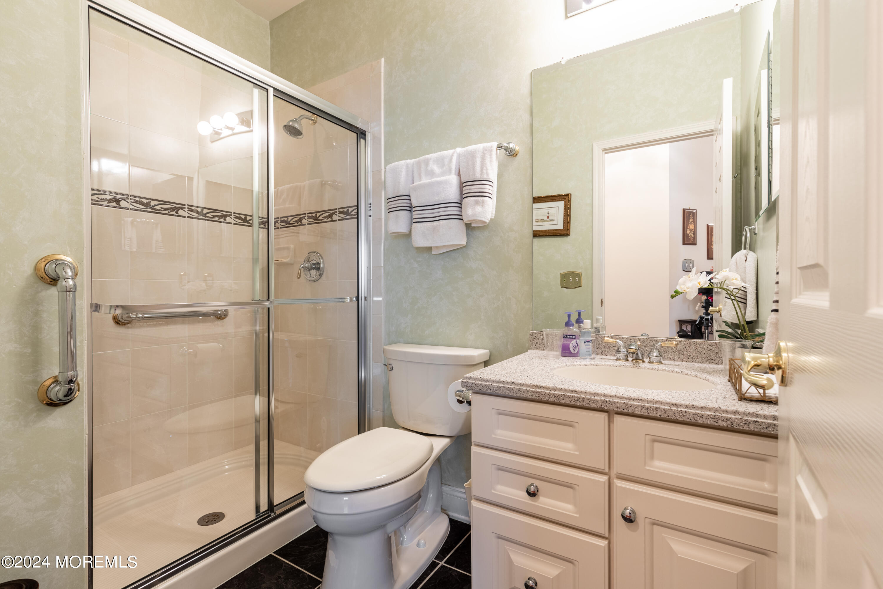 9 Exton Way Jackson, NJ 08527 - Photo 25 of 35 2nd Bathroom